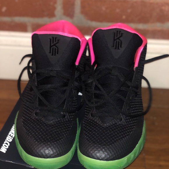 Men’s Nike Kyrie 1s - Air Yeezy Color way - sz 11 - Picture 3 of 4